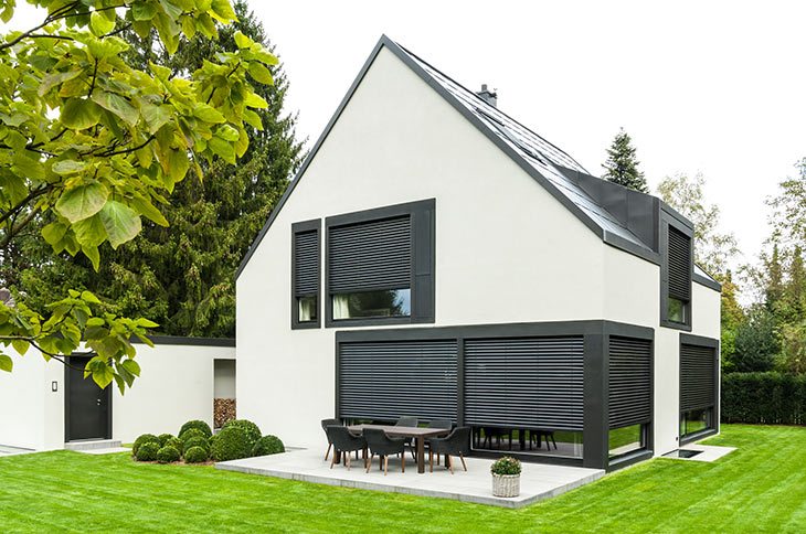 Objekt 318 Haus mit Rollladen-Fenstern